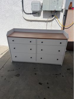 6 drawer white IKEA dresser !