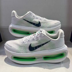 NIKE VOMERO PREMIUM AIRZOOM “WHITE GREEN SPARK”