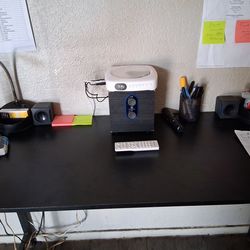 Cd player  brand new  with remote and speaker system