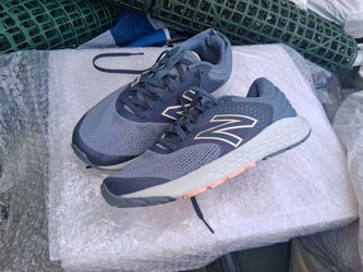 Women's New Balance Shoes Size 9
