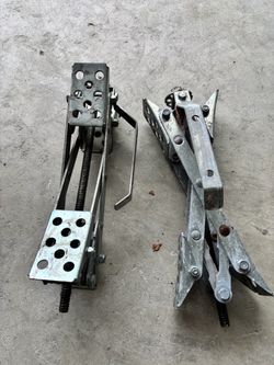 Tandem wheel chocks