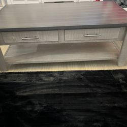 Coffee table W/2 Drawers