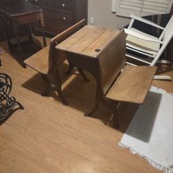 Early 1900s School Desk And Chairs 