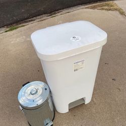 2 Trash Can/ 2 Botes De La Basura (detalles En Fotos/ Details In Photos) (good Conditions) (buenas Condiciones)