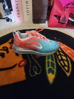 Air Max  720 Size 8w=6.5y 