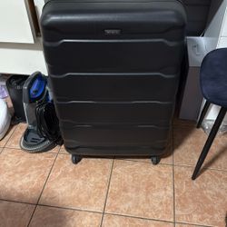 Large Luggage Samsonite