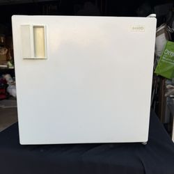 Little Fridge With Freezer Too 