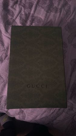 Gucci pink shoes