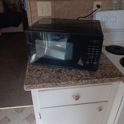 Microwave Good Condition 700 Watt