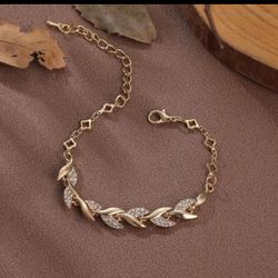 En Leaf Bracelet