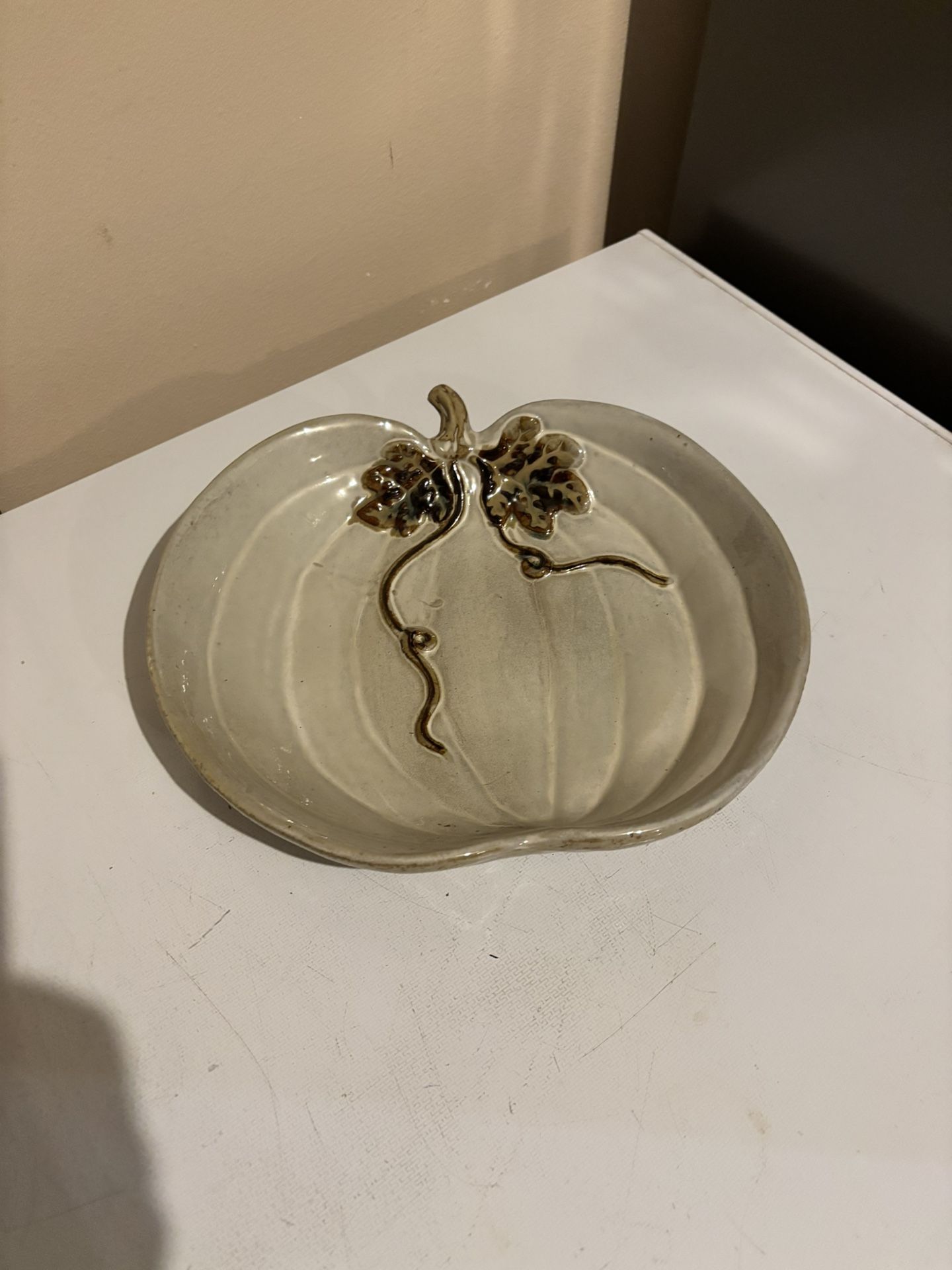 Palm Tree Co Cream Brown Earthenware Pumpkin Decorative Serving Dish 10" x 9"