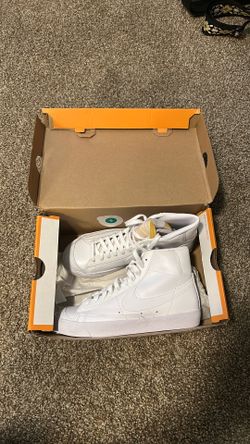 Nike Women’s Blazer Mid ‘77