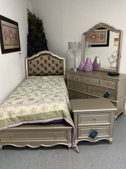 Gold Glam Storage Bed Set