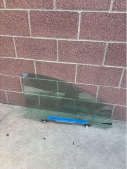 RIGHT PASSENGER SIDE FRONT WINDOW GLASS 2014-2019 TOYOTA COROLLA
