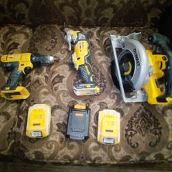 DeWalt Set And Batteries 
