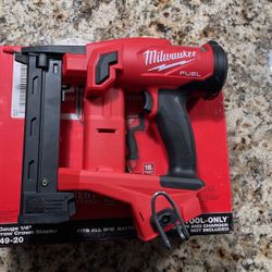 Milwaukee M18 18 Gauge 1/4 Narrow Crown Stapler