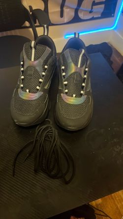 Dior B22