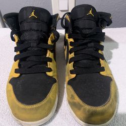 jordan 1 retro mid reverse new love