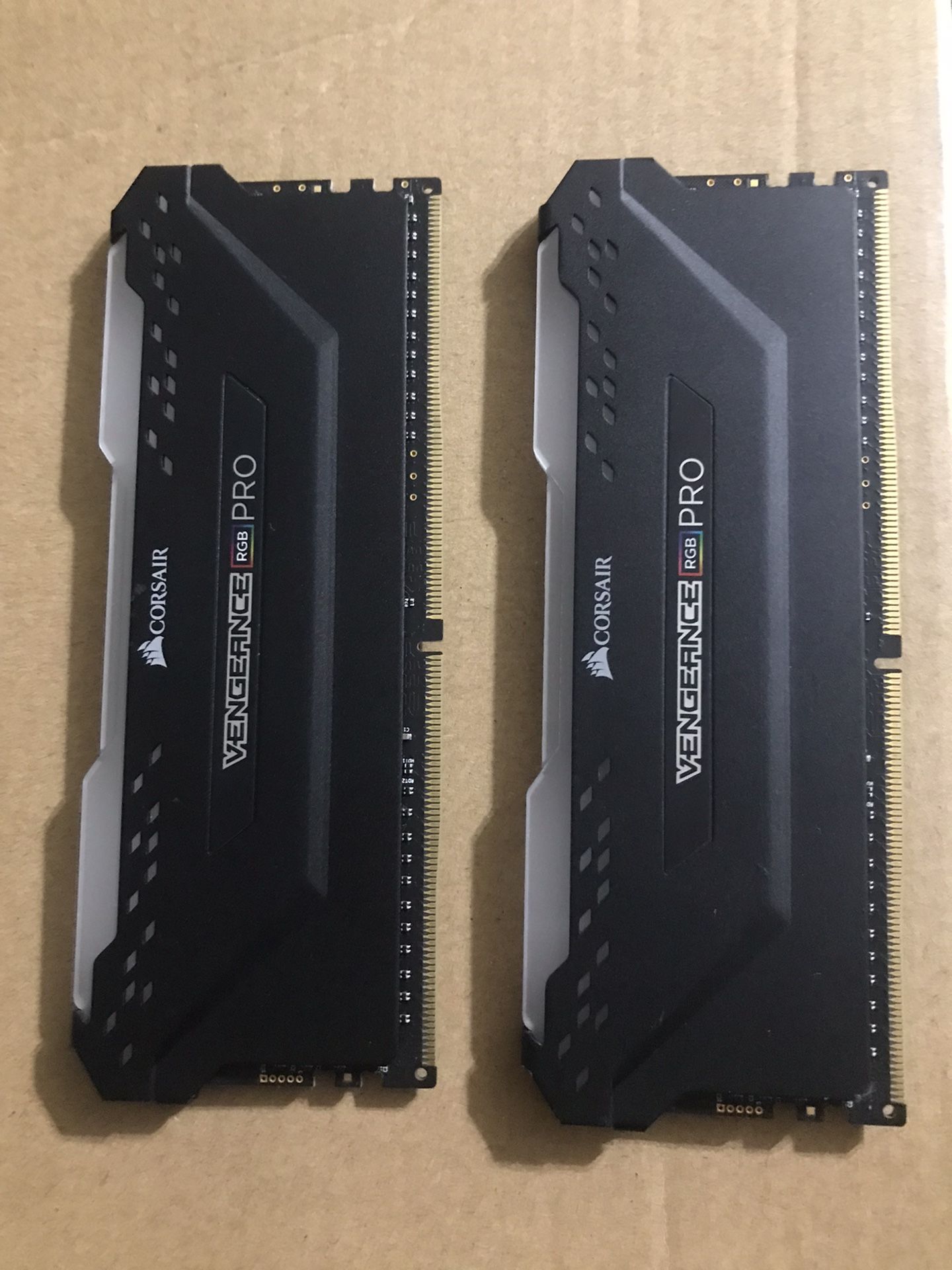 Corsair Vengeance RGB PRO DDR4 Memory (2x8gb) 16gb