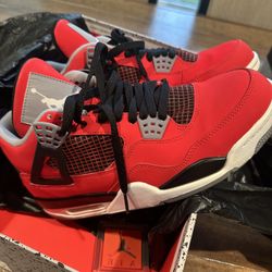 Nike Jordan 4 Toro Bravo