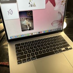 Macbook Air 15 Inch M4