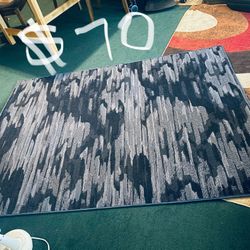 ✅ Carpet—like new-alfombra —como nueva- $$70--Dark Blue rug with grey area rug is more stiff and thinner rug depth- It is a 5"X7"  $$70--alfombra azul