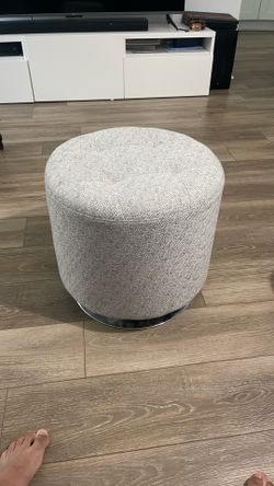Round ottoman / Footrest
