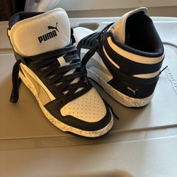 Kids 6 Puma Sneakers 