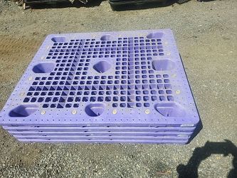 48x40 plastic pallets