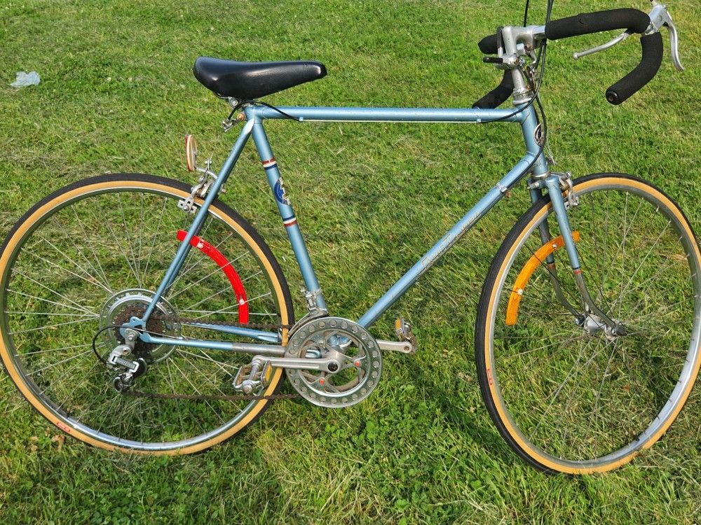 St. Tropez Road Bike Vintage 10 Speed.