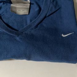 4 Women’s Nike T-Shirts 