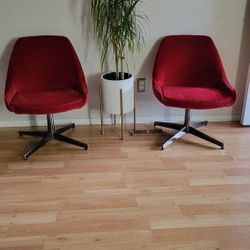 Beautiful Set Of  2 Vintage Velvet Chairs Price Is for Each Chair 