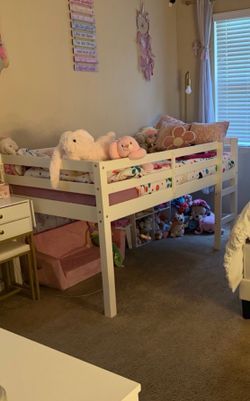 Loft  bed good conditions for kids
