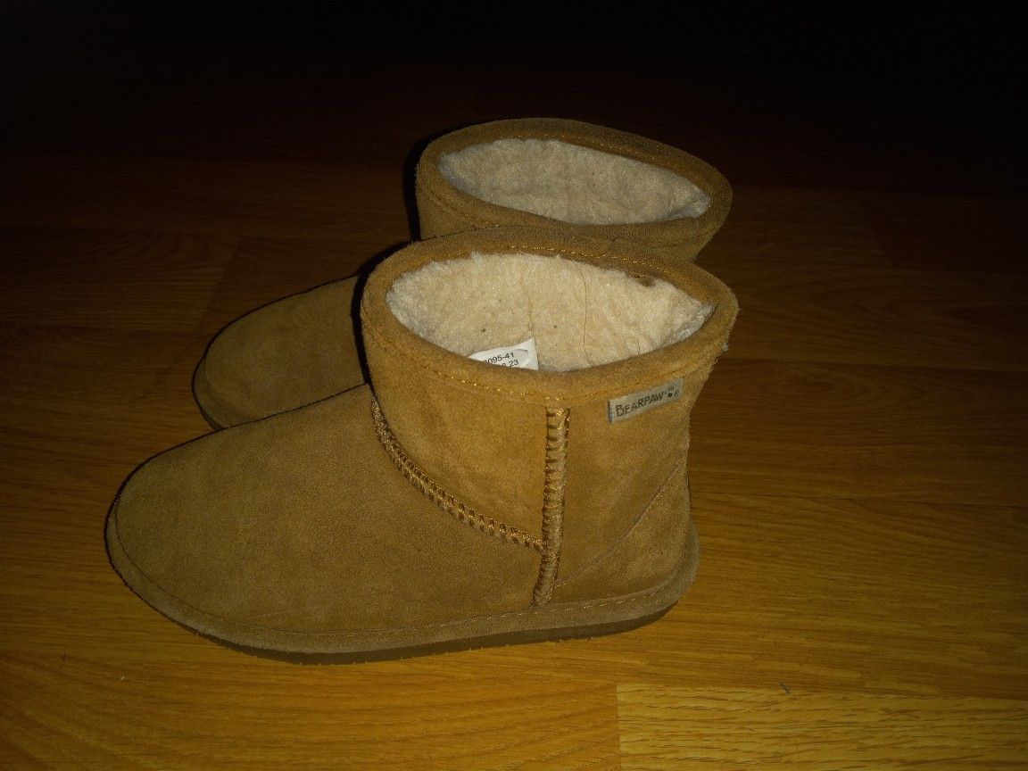 Bearpaw Girls BOOTS