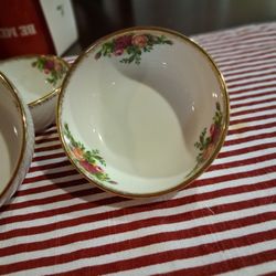 China Bone English "Old Country Roses" 4