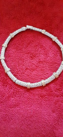 Necklace W Magnet Back