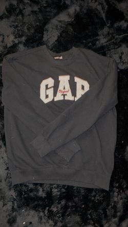 Black gap sweater (medium)