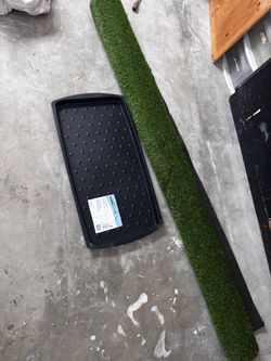 Boot tray and turf / dog training