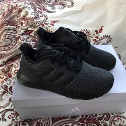 New Adidas Shoes Size 7