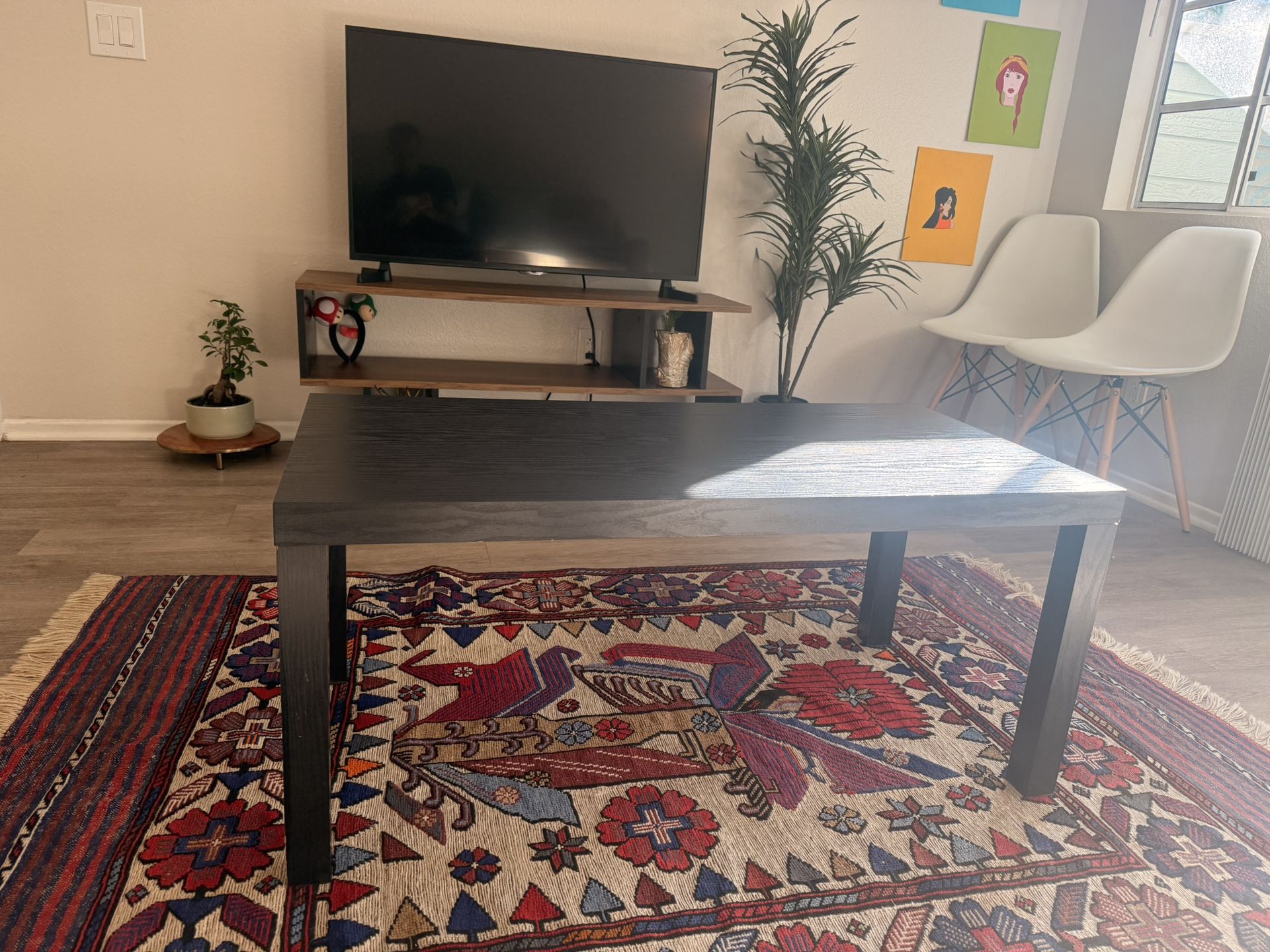 Modern Black Coffee Table – Sturdy & Minimalist Design