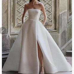 Size 8 Wedding Dress NEVER USED 