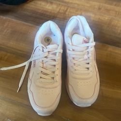 Reebok Classics Size 8 W
