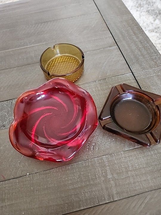 3 Vintage Ashtrays Amber, Red And Brown