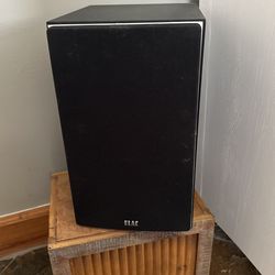 ELAC B6 Bookshelf Speakers