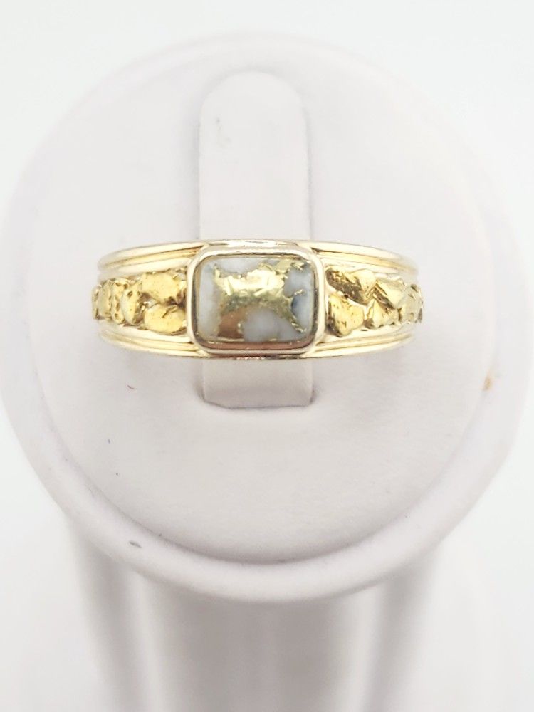14k gold ring featuring gold vein and 22k gold nuggets
