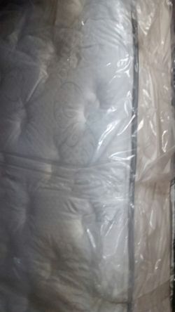 BEAUTYREST SPA COLLECTION SUPER THICK LUXURY QUEEN SIZE MATTRESS DELIVERY BOX SPRING AVAILABLE