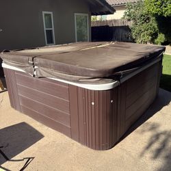 Outdoor Jacuzzi Spa 