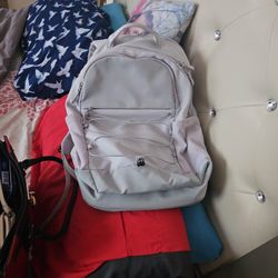 Backpack 3 compartments good for laptop