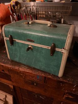 Vintage train case