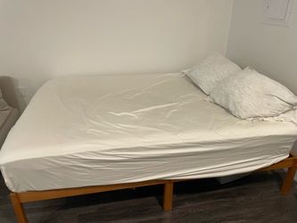Queen Bed Set — FREE